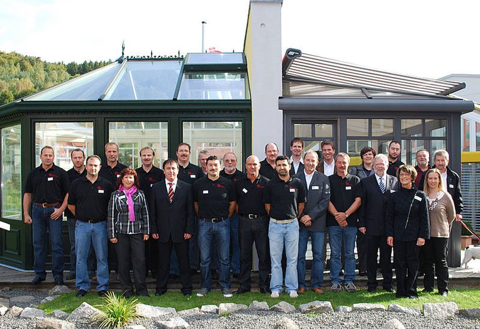 Mitarbeiter der Firma Bechtold GmbH & Co. Fenster KG in Mossautal
